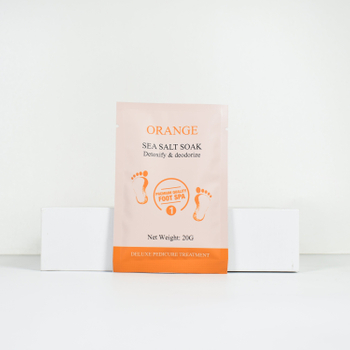 LIRAINHAN Moisturizing Exfoliating Vitamin C Foot Salt Soak