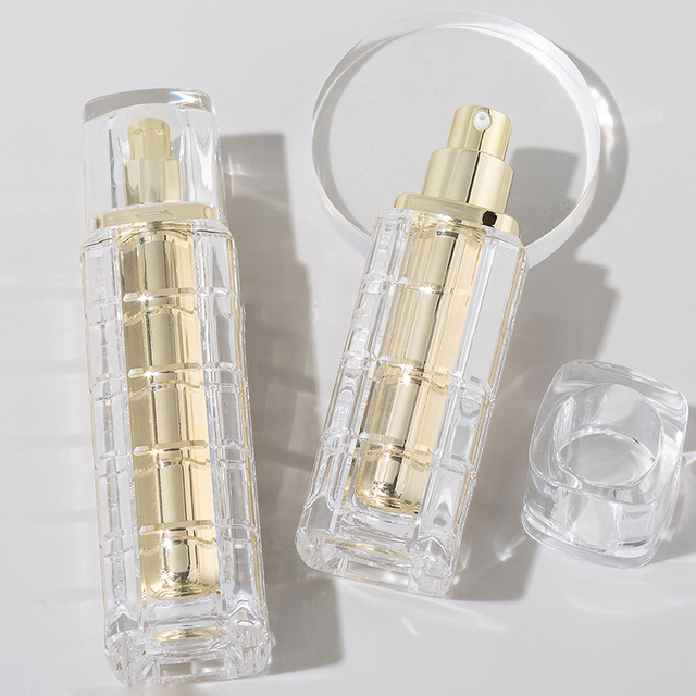 Centella asiatica and witch hazel moisturizing and repairing night serum